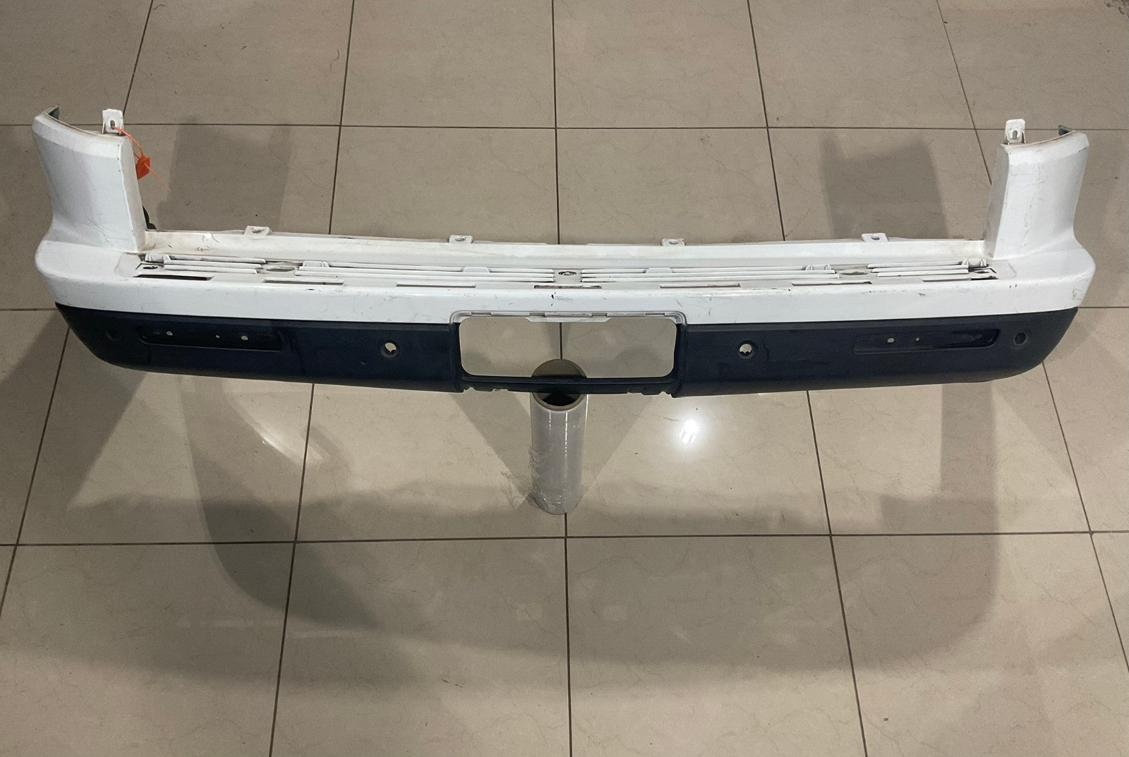 Rear Bumper Cover White Land Rover LR3 HSE SE 2005-2008 9H2217D822 OEM