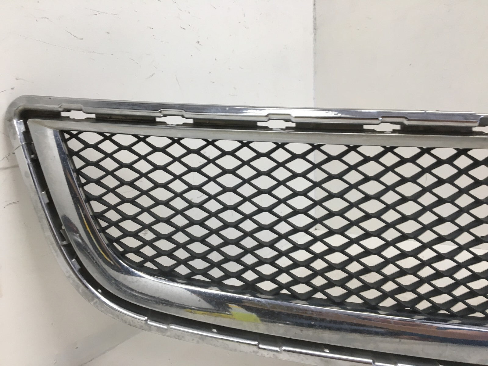 Grille Grill Chevrolet Traverse 2009-2012 20756061 OEM