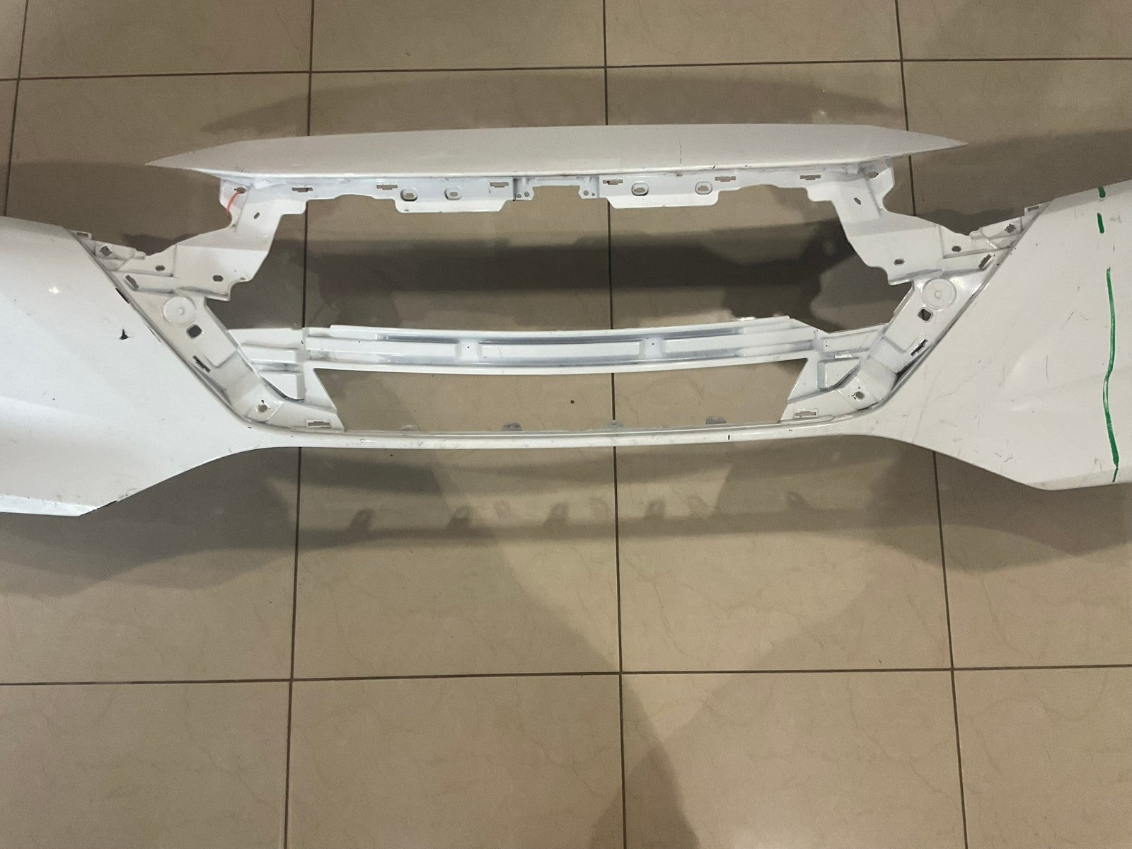Front Upper Bumper Cover White Nissan Sentra 2024 62022+6ly0h OEM