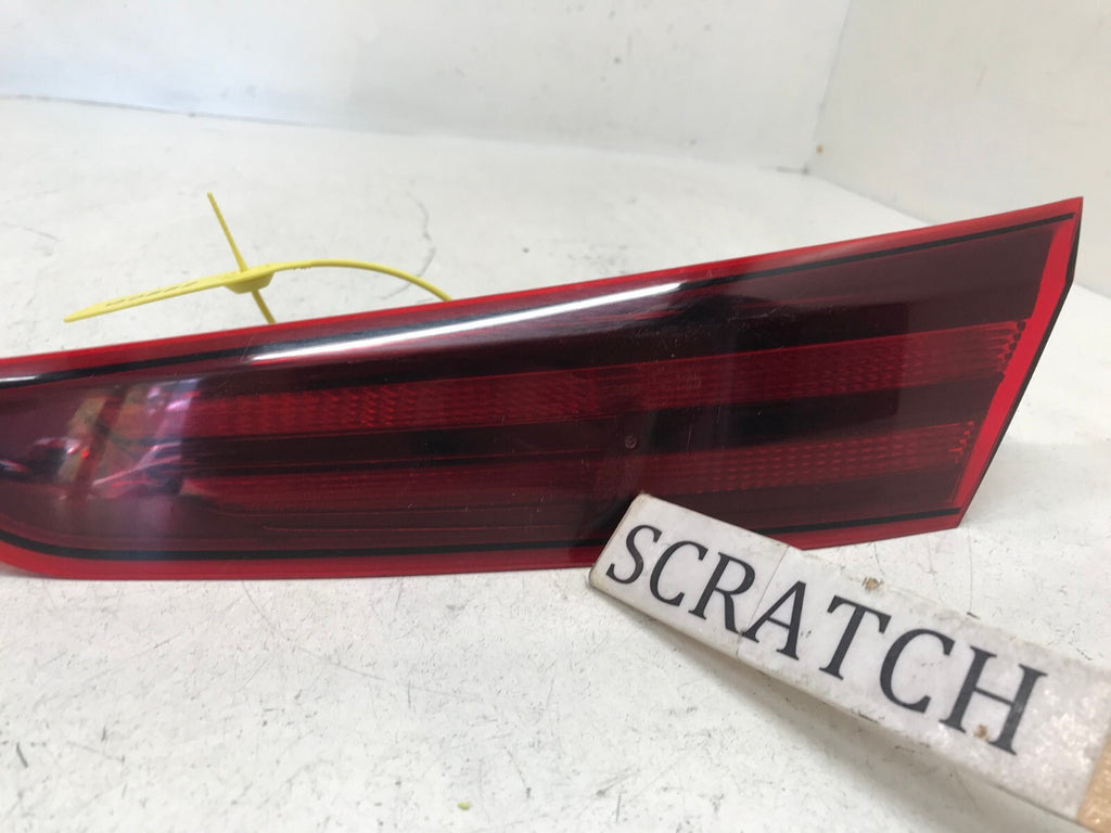 Tail light Damaged RH Passenger 2019-2020 Hyundai Elantra 92404-F3500 OEM