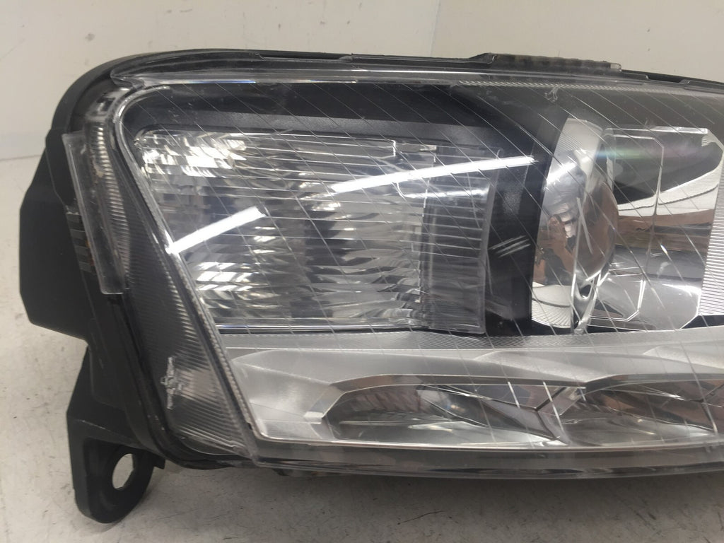 Xenon HID Headlight Damaged Passenger RH Audi A6 S6 2009-2011 4F0941004DG OEM2