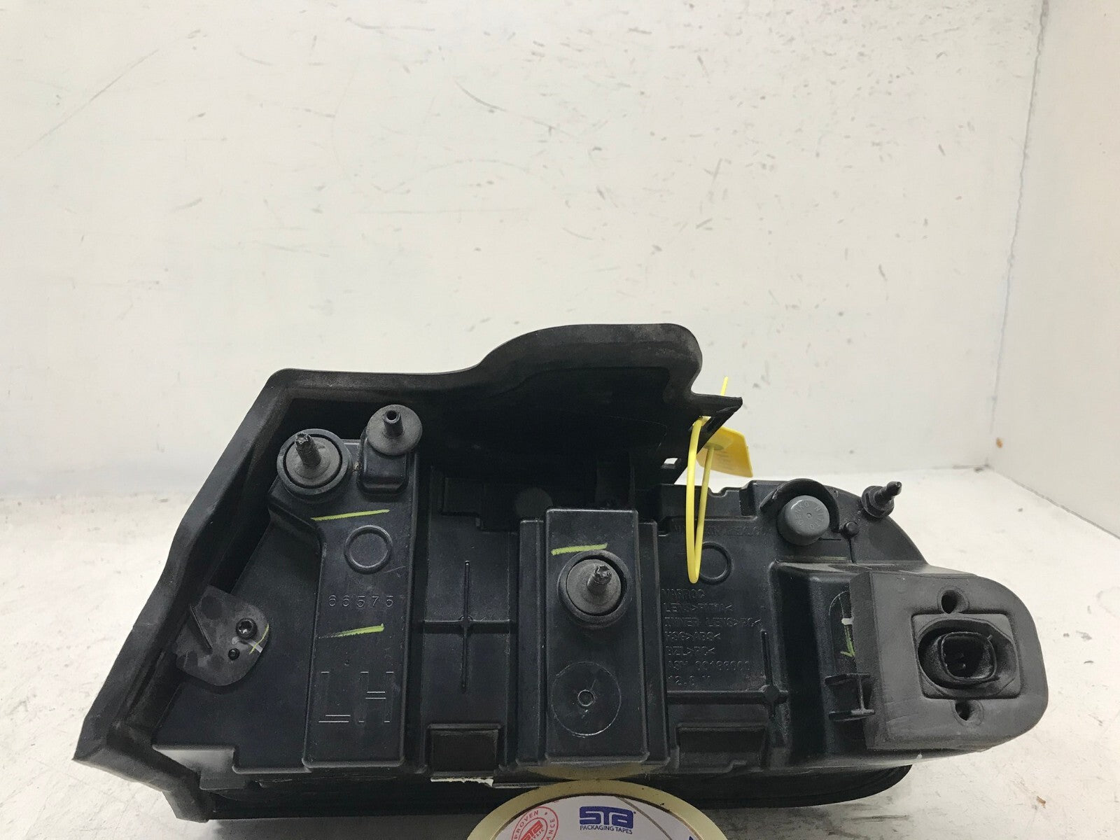 Tail light Damaged Driver LH Left 15-23 Dodge Challenger 68403955-AC OEM