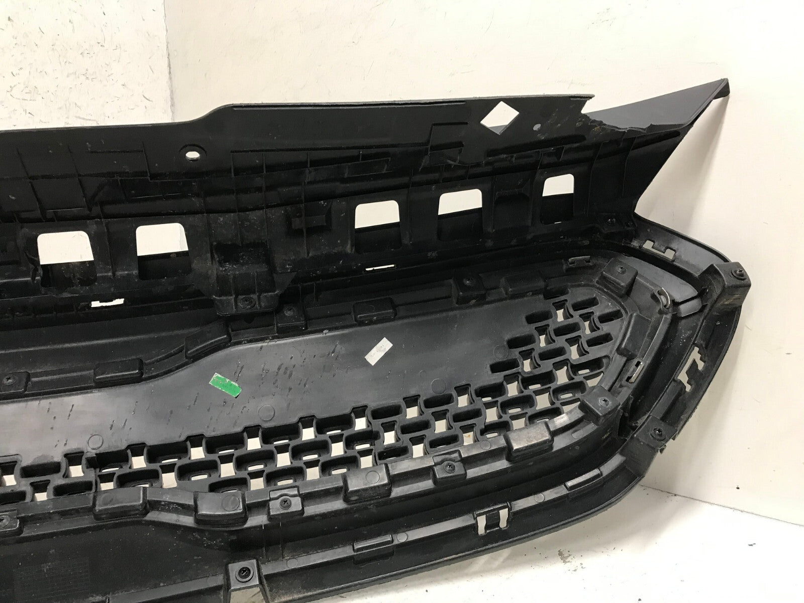 Grille Grill 2017-2019 Kia Niro Non EV 86350-G5000 OEM