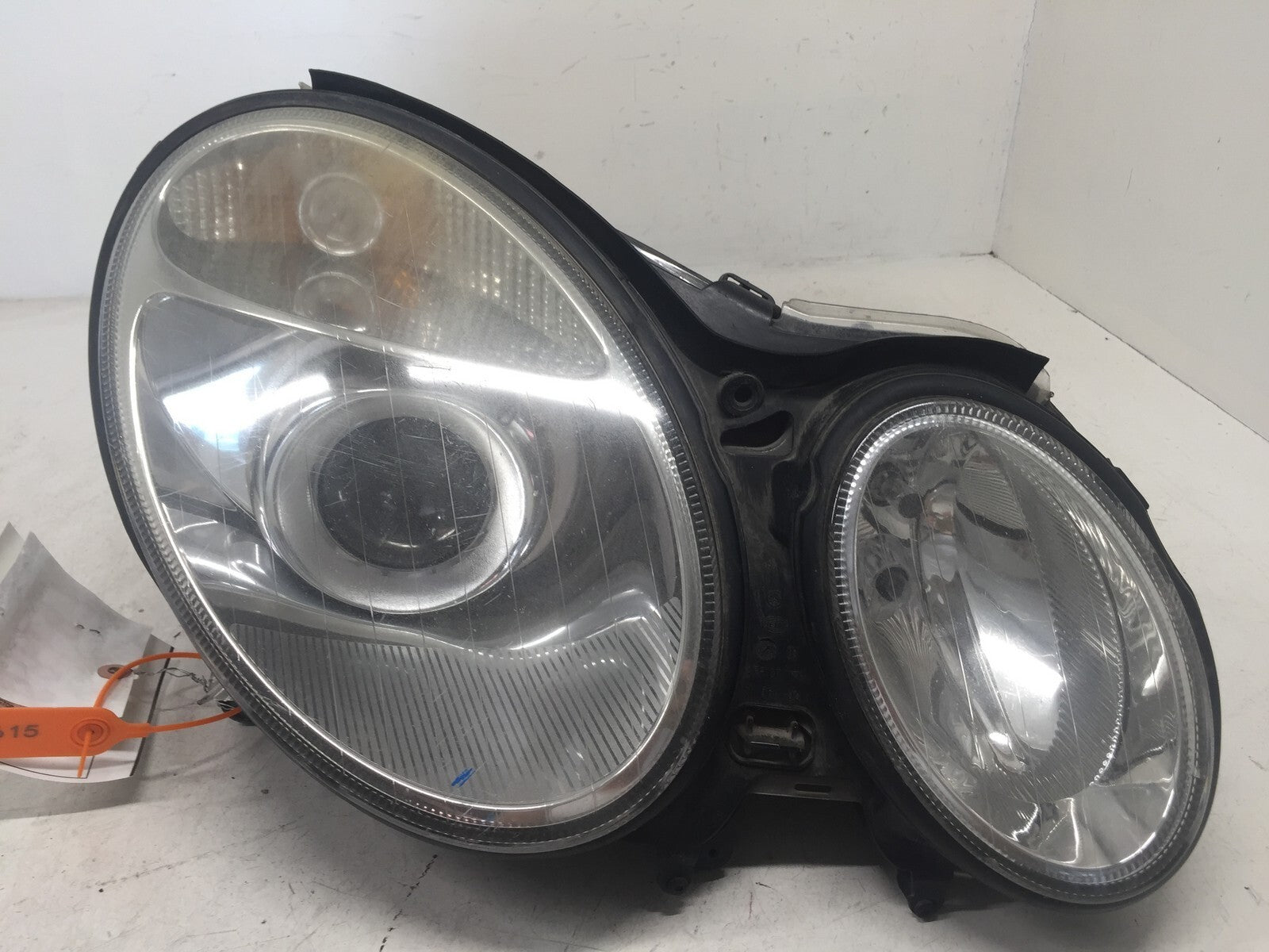 Halogen Headlight Damaged Passr RH for Mercedes E Class E320 E500 03 06 OEM
