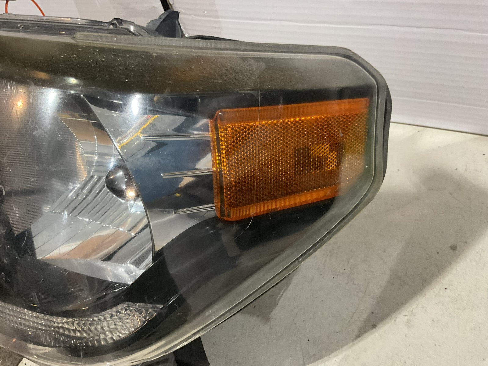 Headlight Damaged Driver LH 2014 2015 2016 2017 Toyota Tundra 4157NAK12V27 OEM