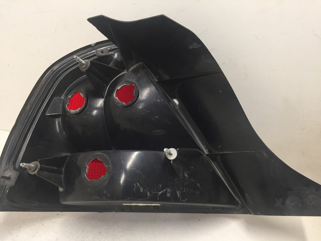 Tail light Damaged Lamp Right Passenger RH  Mercury Grand Marquis 1999-2002 OEM