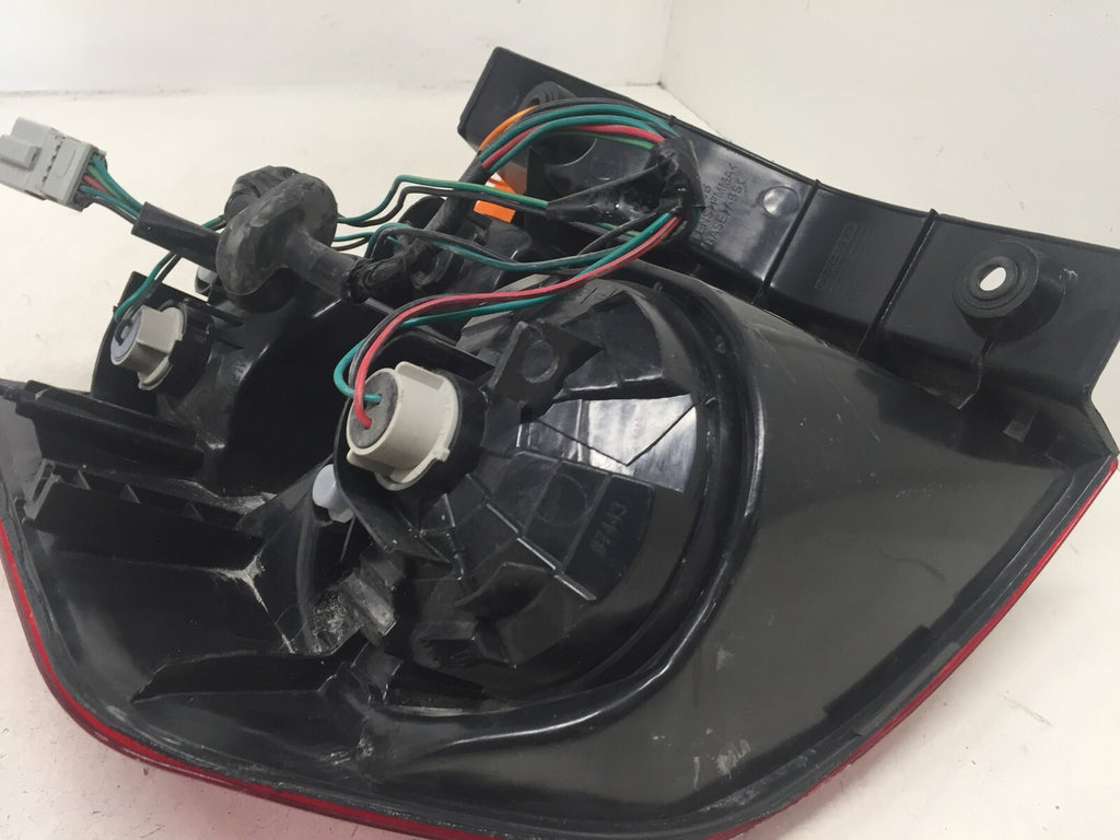Taillight Damaged Tail Lamp Passenger Honda Element 03-08 33501-SCV-A11 OEM