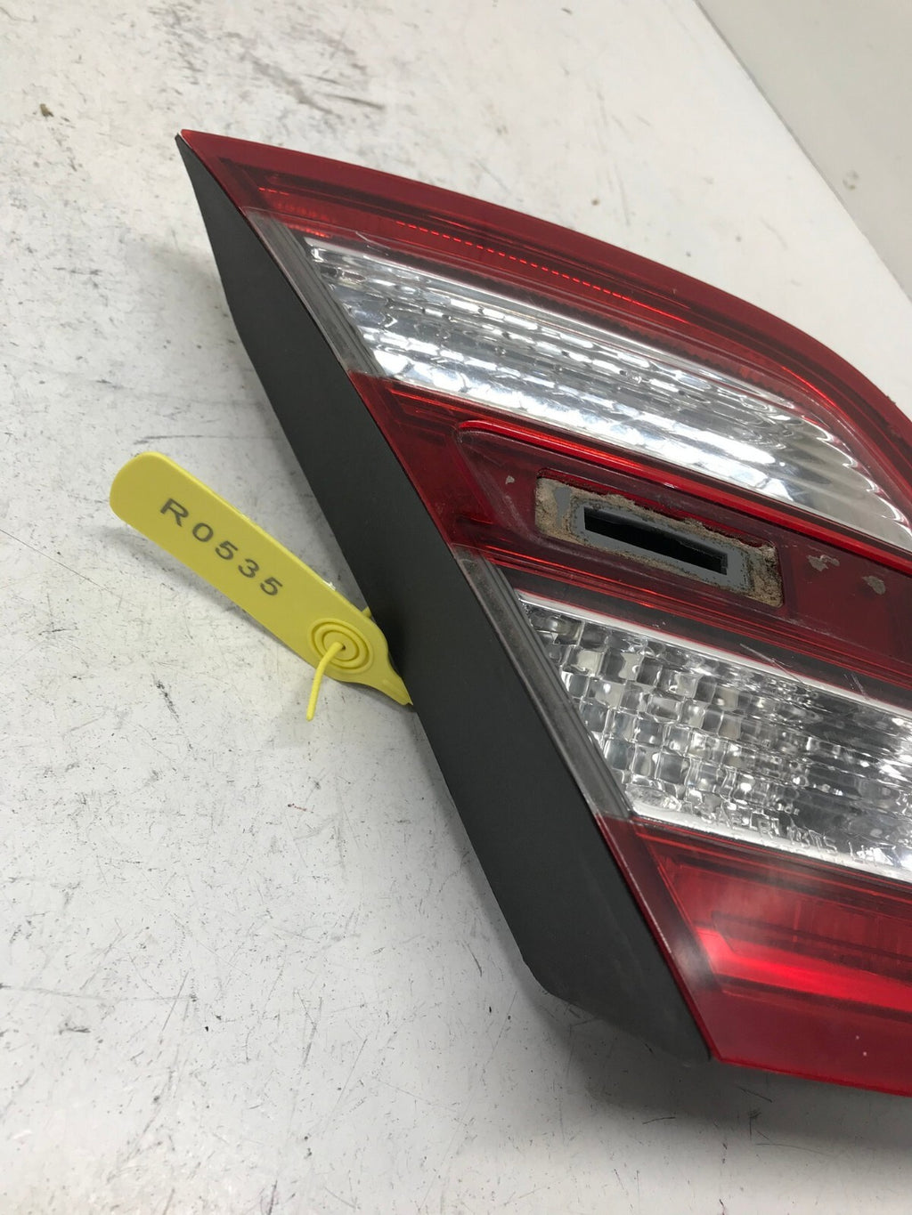 Tail light Damaged Right RH 13 14 15 16 17 18 19 Taurus SDN DG13-15B502-A OEM
