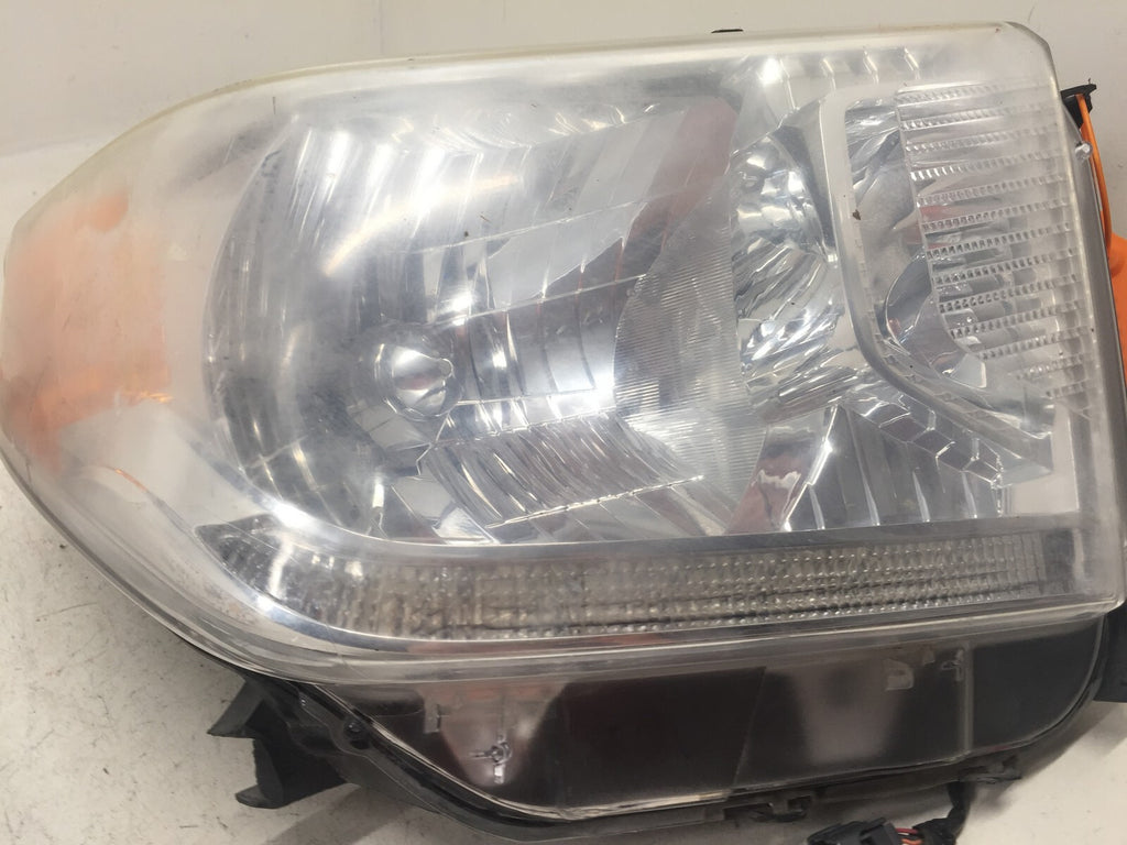 Head light Damaged Lamp Right Passenger RH Toyota Tundra 2014-2020 OEM2