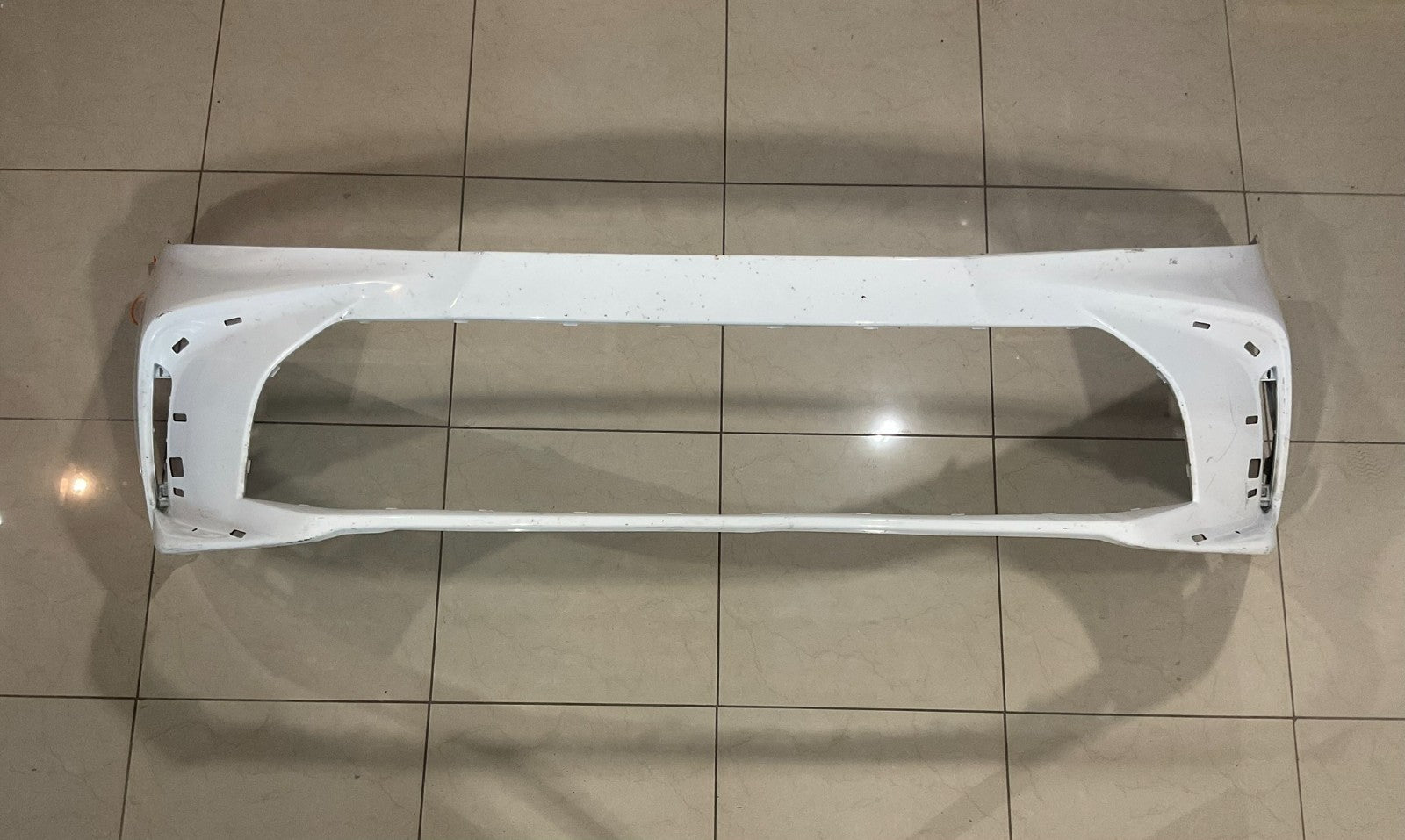 Front Bumper Cover White Toyota Camry LE 2025 52119+aq010 OEM