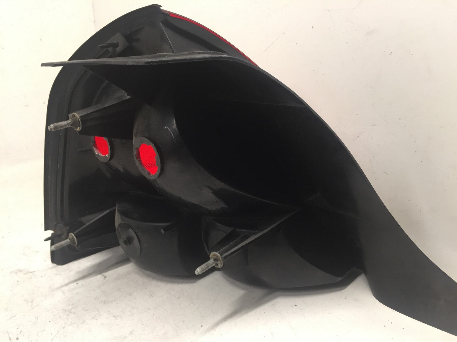 Tail light Damaged Lamp Right RH Ford Crown Victoria 04-2011 8W7Z-13405-A OEM