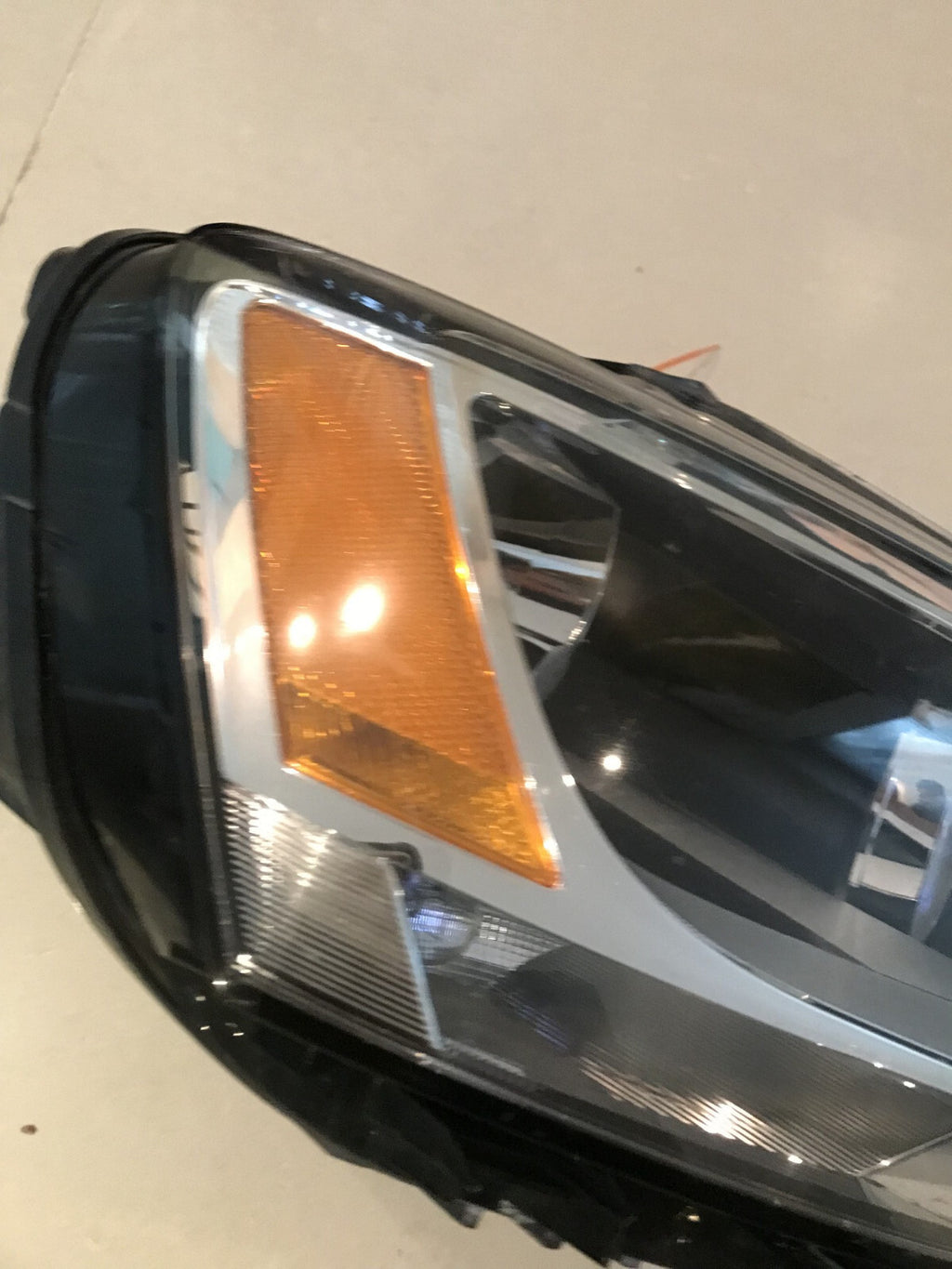 HeadLamp Headlight Damaged Right RH Volkswagen Jetta 2011-2013 5C7-941-006 OEM