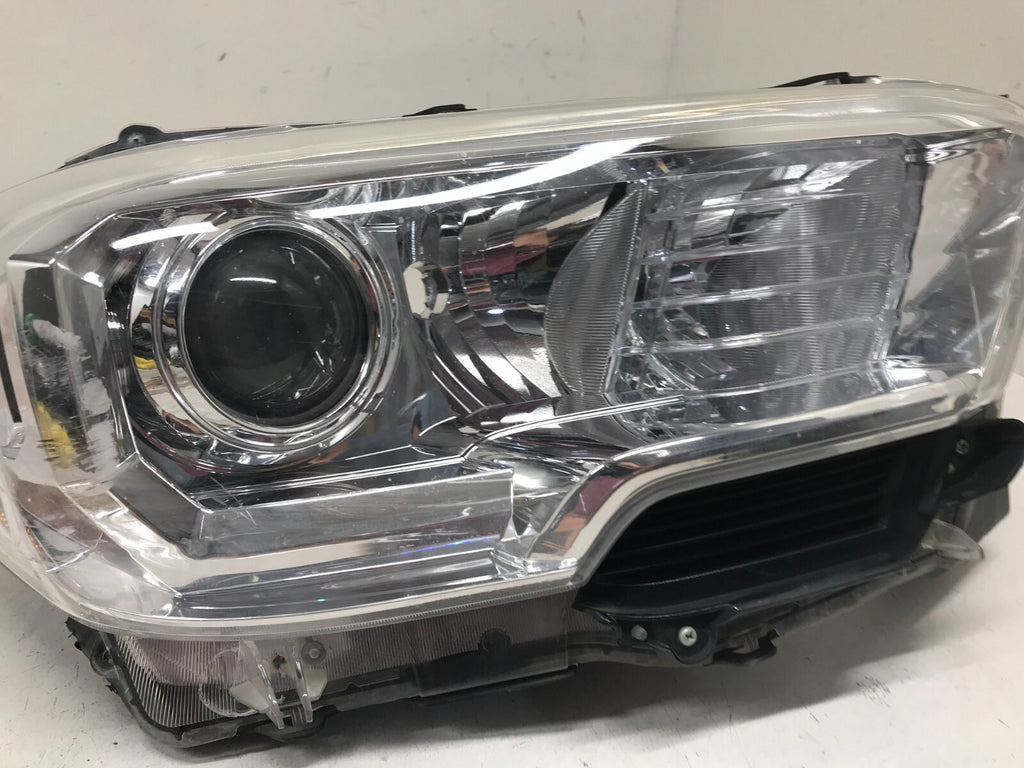 Headlight Damaged Right RH Passenger Toyota Tacoma 2016-2019 81110-04270 OEM