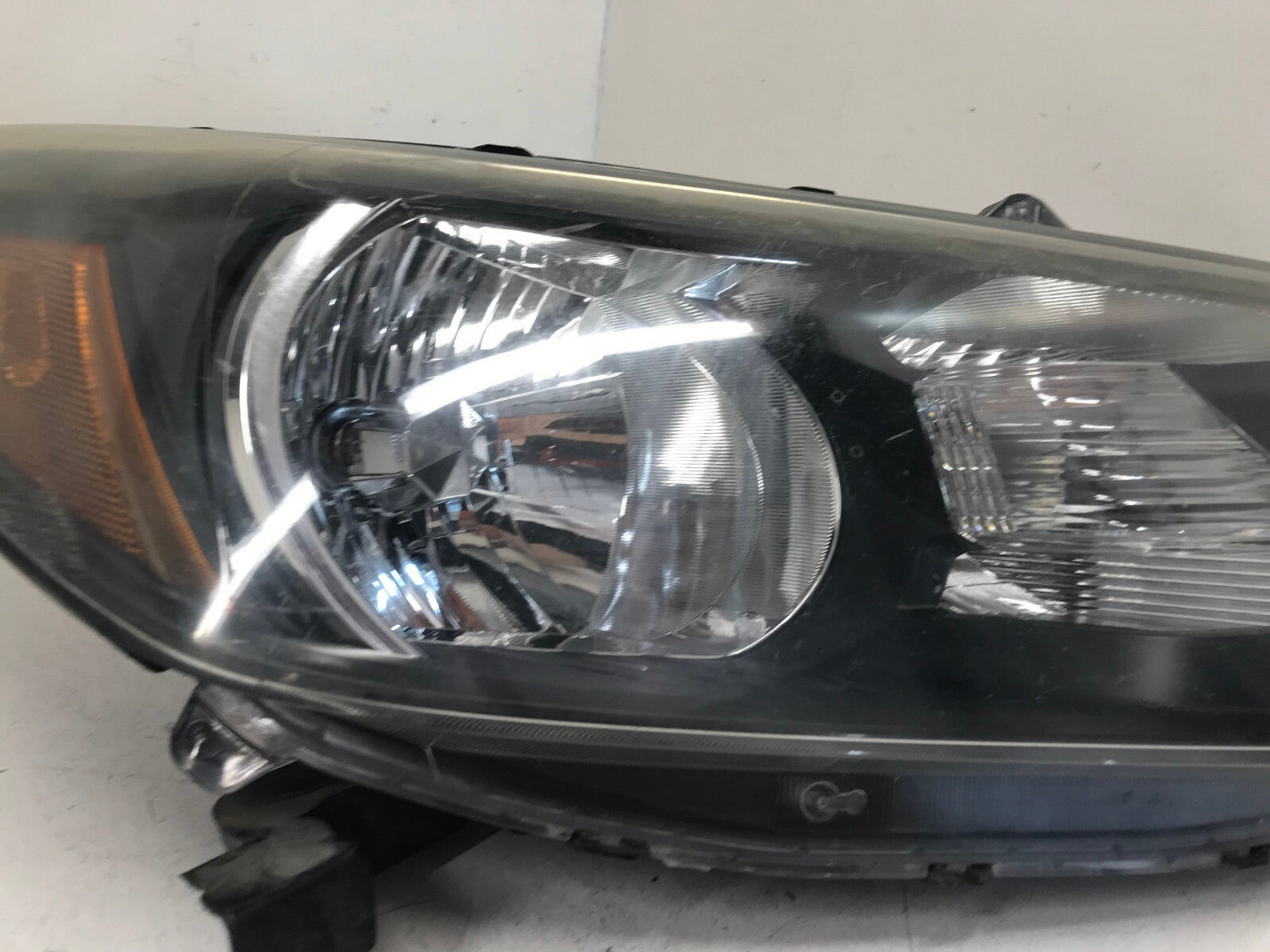 Headlight Damaged Passenger Right RH Honda CR-V 2012 2013 33100T0AA01 OEM