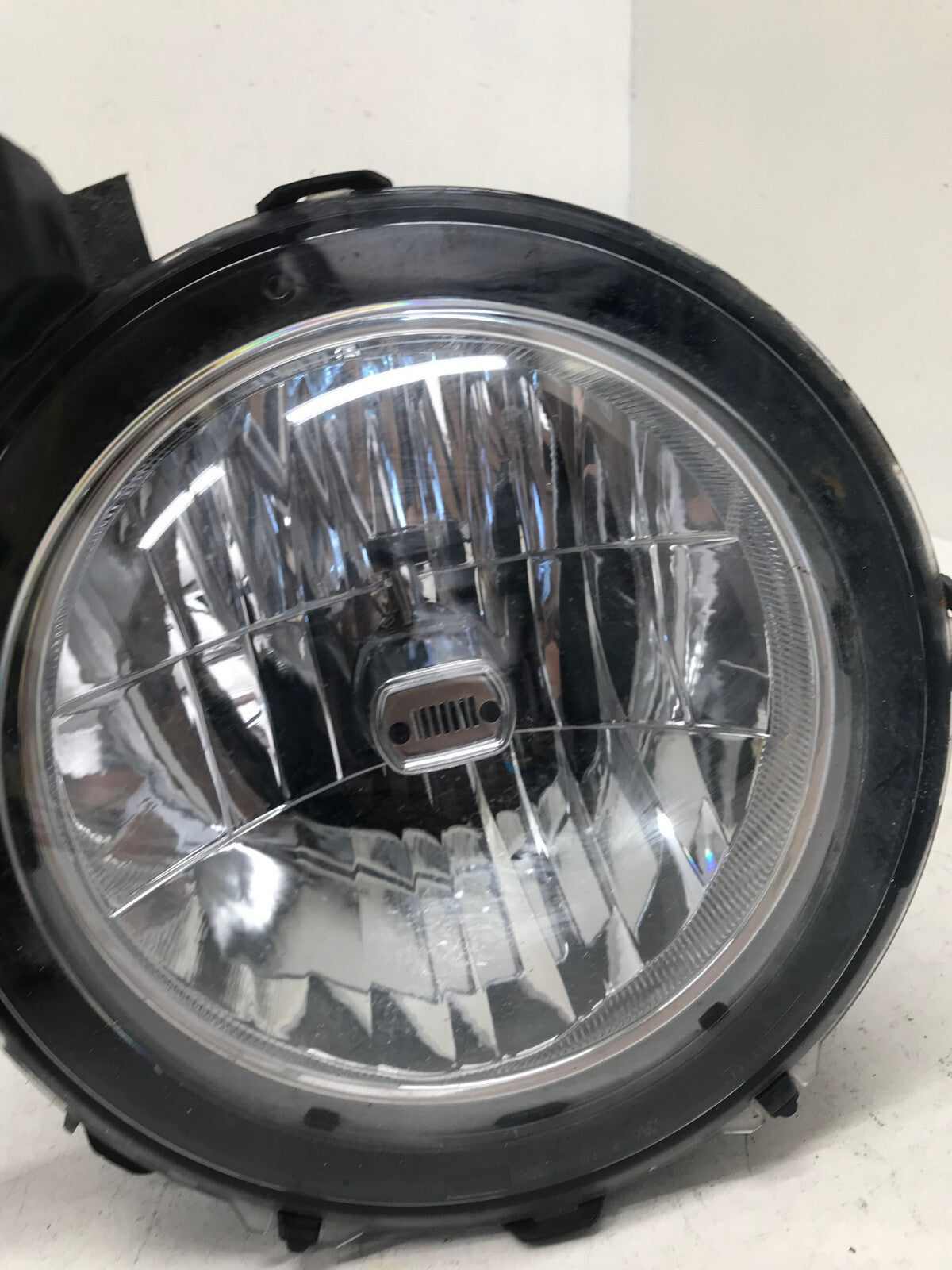 Headlight Damaged Passenger Right RH Jeep Gladiator 2018 - 2021 55112872AG OEM