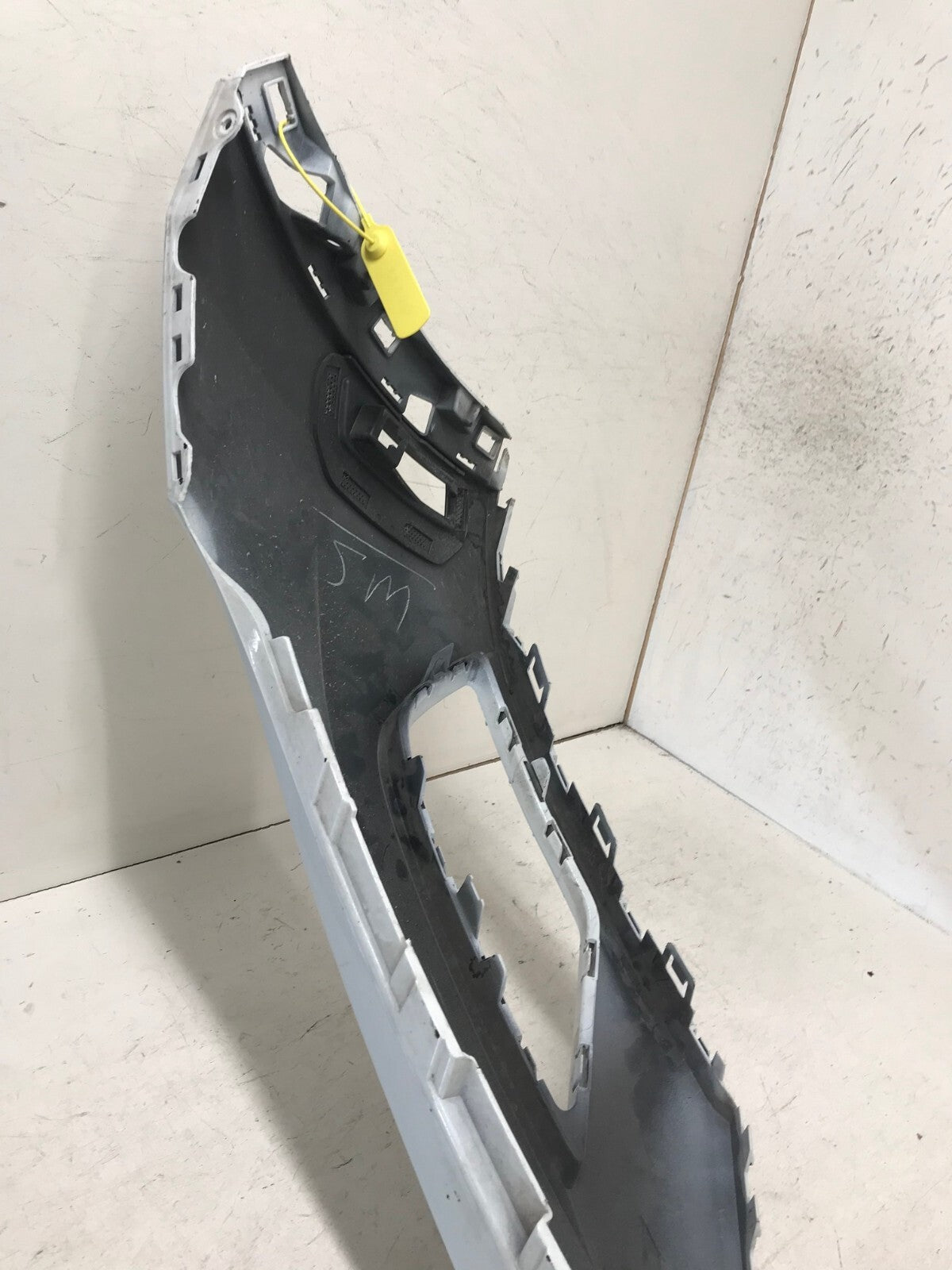 Front Upper Bumper Cover White Volkswagen Tiguan S/SE/SEL/Pr 18 19 5NN807221 OEM