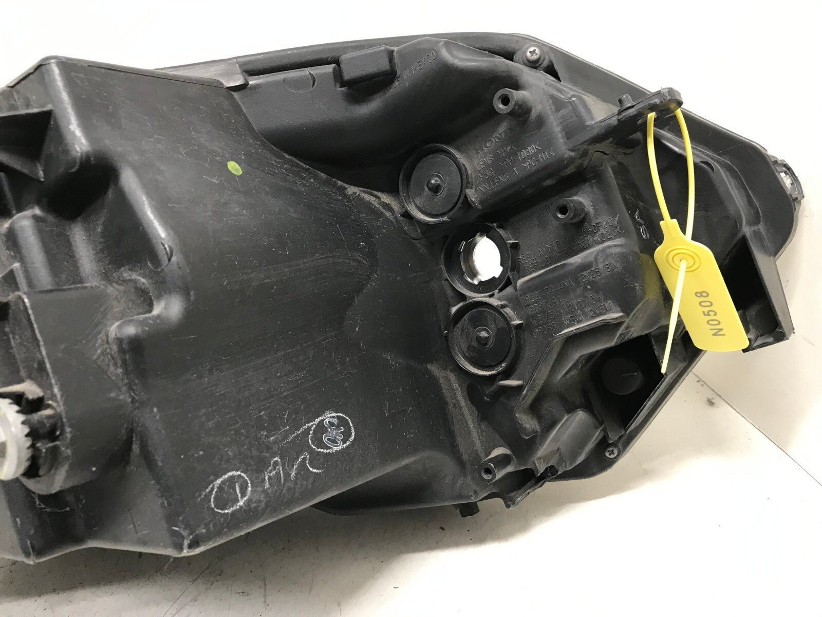 Headlight Damaged Driver Left LH Honda HRV HR-V 2016-2018 33150T7SA01 OEM
