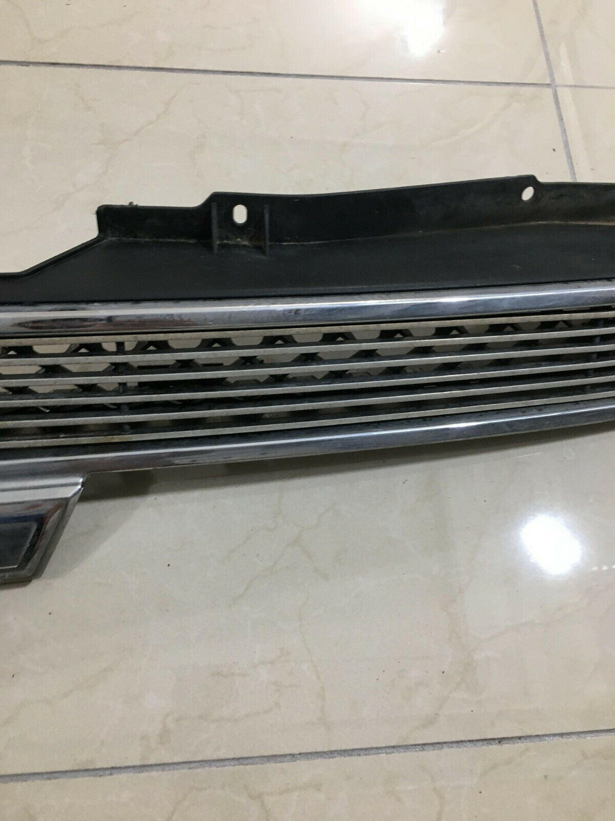 Upper Grille Chevrolet Avalanche 2008-2013 15862128 Original