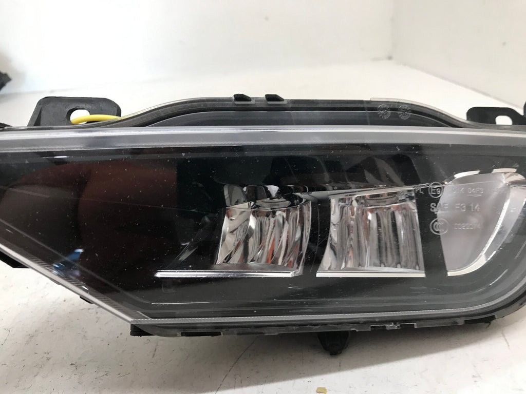 Fog light Damaged LED Left LH Driver Volvo XC90 2016 2017 2018 2019 31395865 OEM