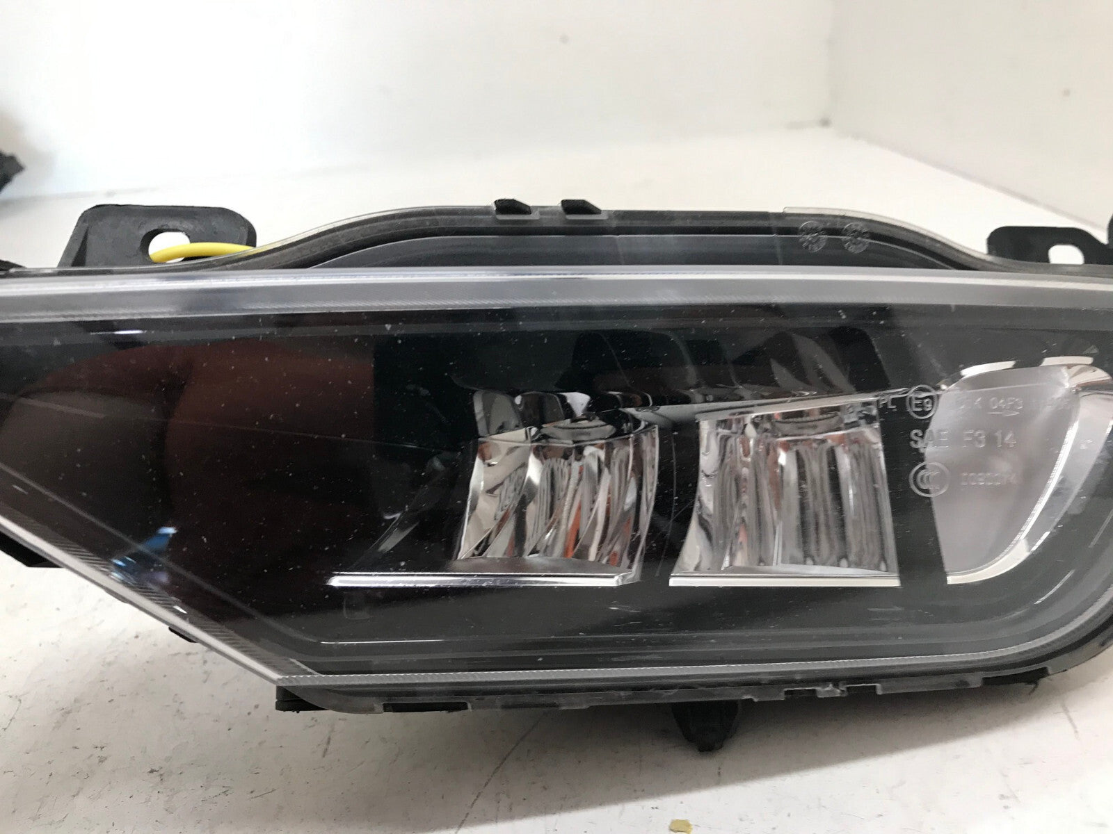 Fog light Damaged LED Left LH Driver Volvo XC90 2016 2017 2018 2019 31395865 OEM
