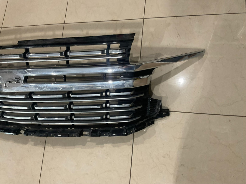 Grille Grill Black/Silver 2021-2022-2023-2024 Chevrolet Tahoe 32020088 OEM