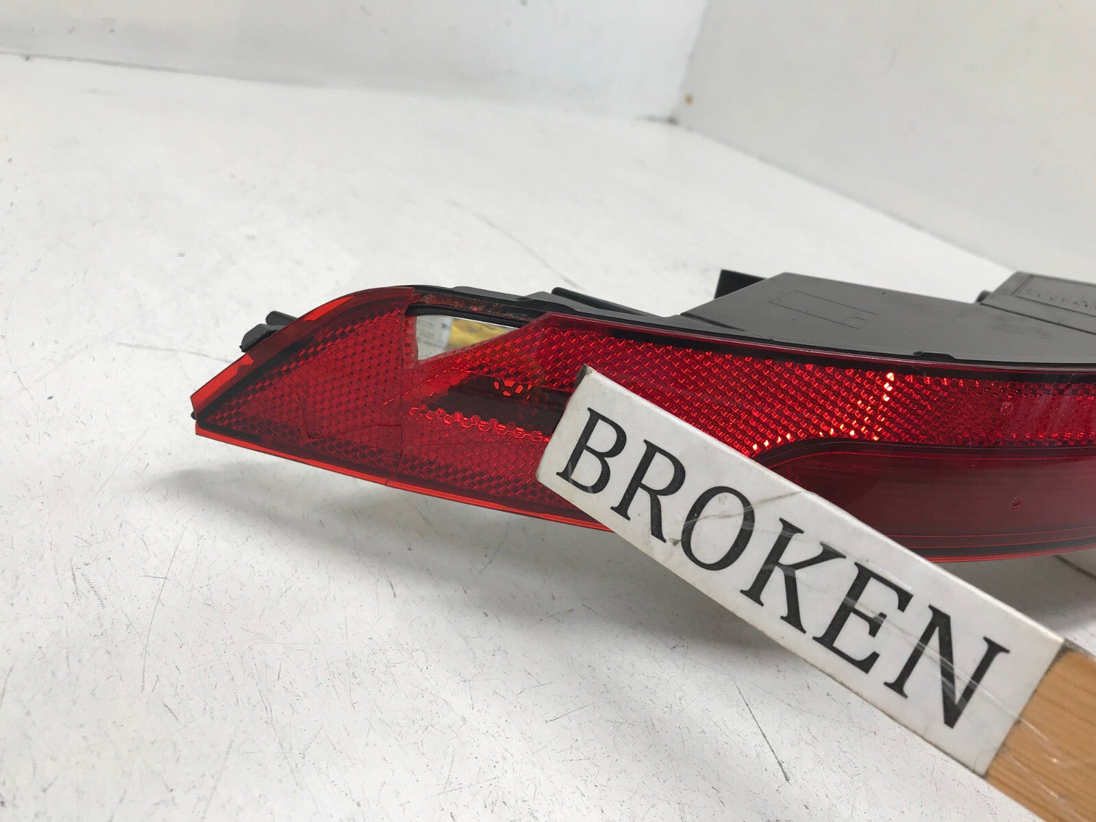 Cracked Tail Light Left LH Driver Audi Q5 2018-2021 80A945069A OEM