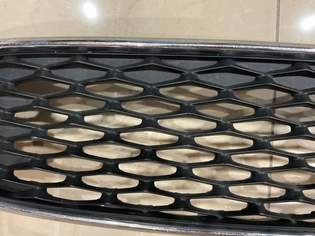 Grill Grille Black/Silver Trim 2015-2017 Ford Focus F1EB-8200-BAW OEM