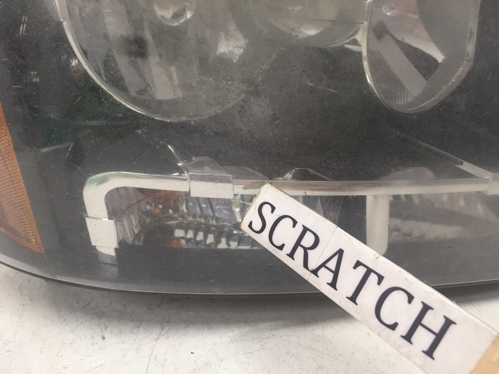 Headlight Damaged Passenger RH Chevrolet Suburban Tahoe Avalanche 07 13 OEM