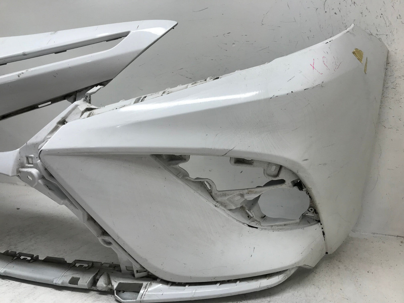 Front Bumper Cover Toyota Camry SE/XSE/Hybrid SE White 2018 2019 CAPA