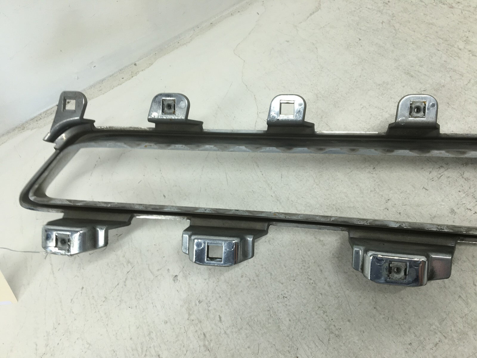 Grille Grill Chevrolet Malibu 2008 2009 2010 2011 2012 15823701 OEM