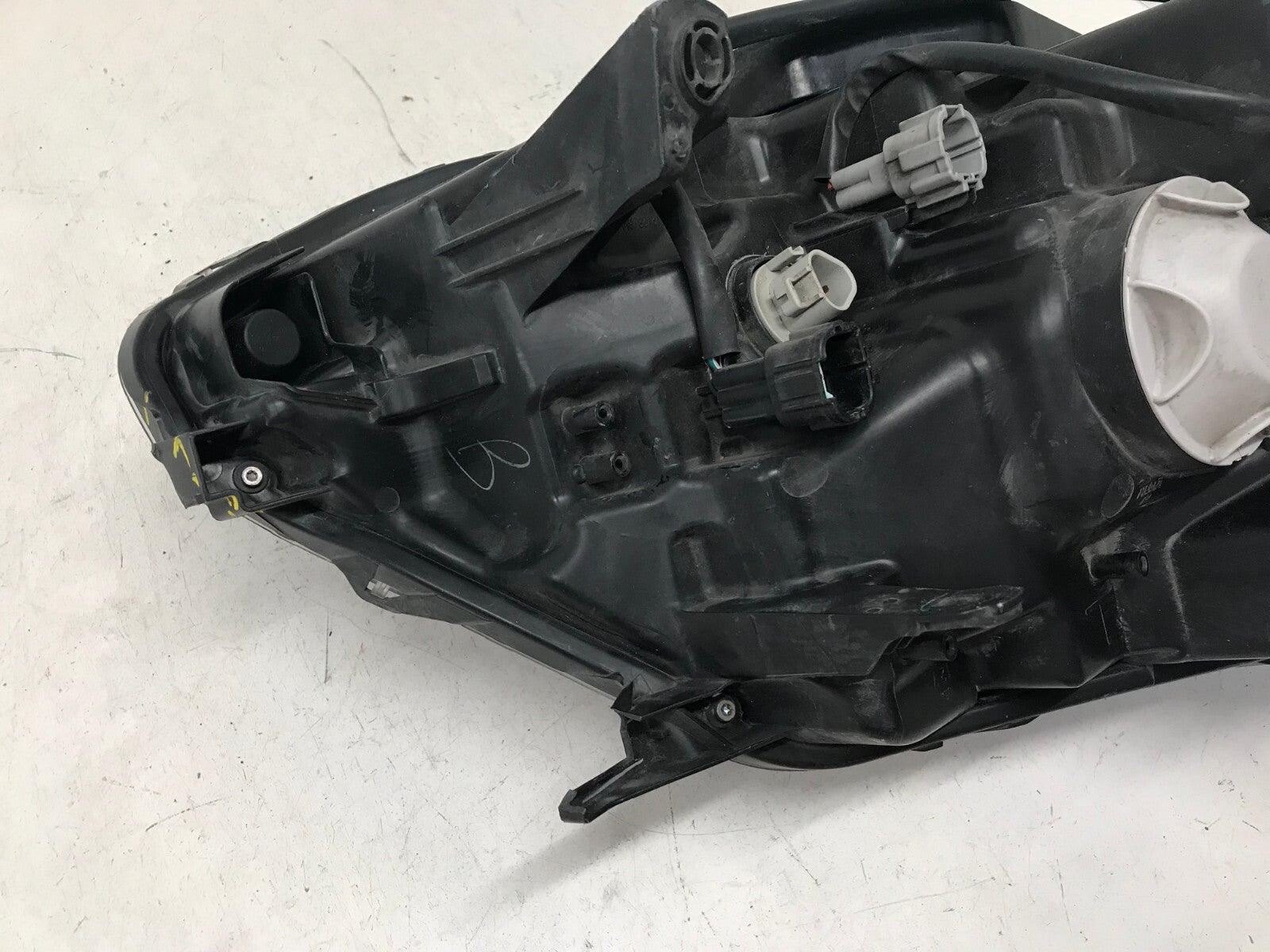 Headlight Damaged Left Driver LH Nissan Rogue 2014-2016 260604BA2A OEM