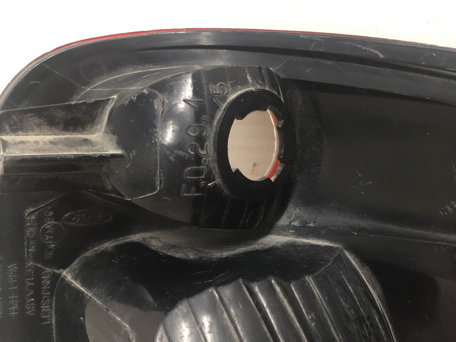 Taillight Damaged Tail Lamp Driver Rear Left LH Ford Pickup Truck F150 00-04 OEM