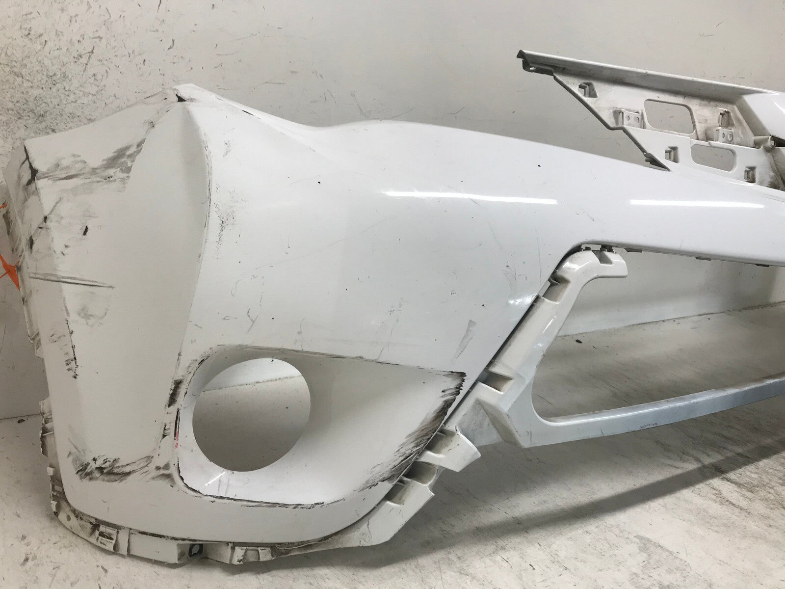 Front Bumper Cover White Toyota RAV4 LE/XLE/Limited 2016-2017 52119-0R911 OEM