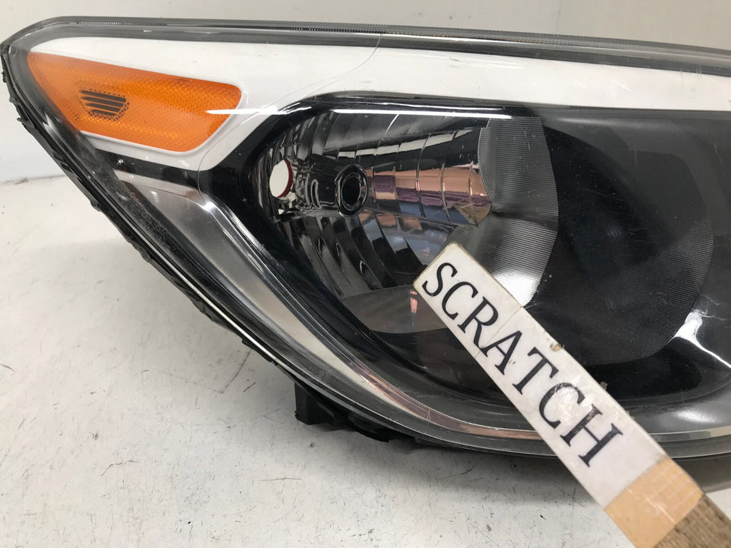 Headlight Damaged Right RH Passenger Kia Soul 2014-2017 92102-B2000 OEM