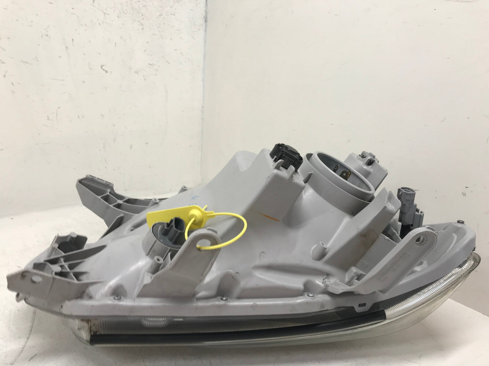Headlight Damaged Head Lamp Driver LH Toyota Tacoma 2012-2015 8115004180 OEM2