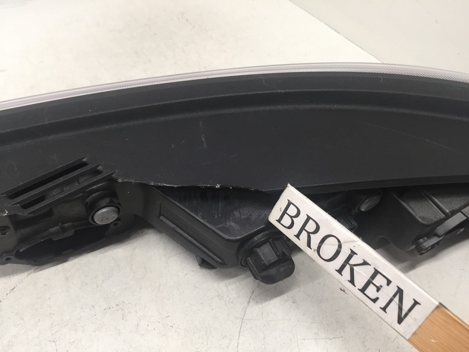 Daytime Running light Damaged Upper Mount Hyundai Palisade 2020 92208-S8010 OEM
