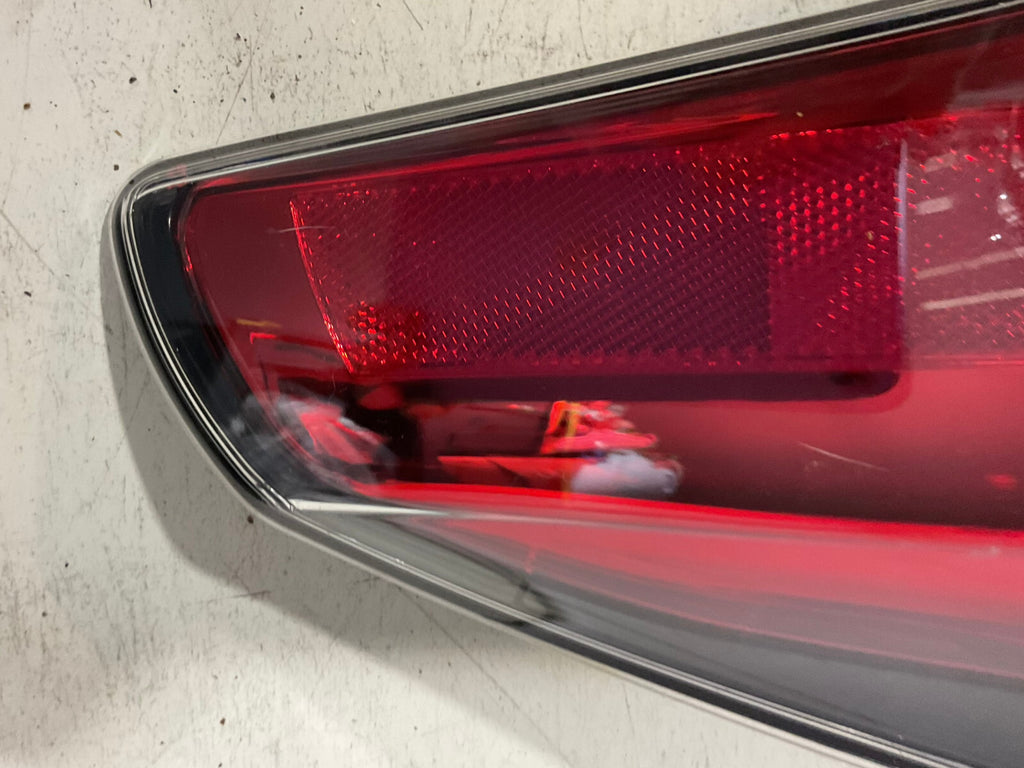 Tail light Damaged Right Passenger RH 2016 2017 2018 Toyota Rav4 8155042212 OEM