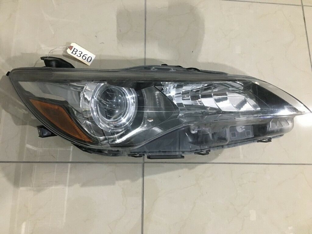 Halogen Headlight Damaged Passenger RH Right Toyota Camry 2015-2017 Original (2)