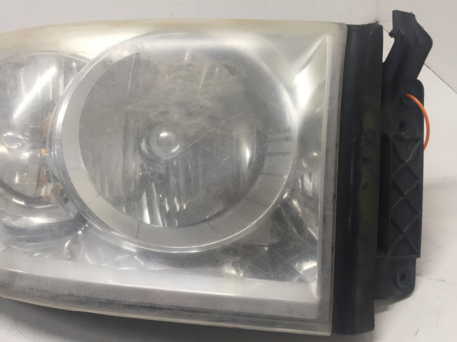 Head light Damaged RH Right Dodge RAM 2500 / 3500 / 1500 2006-2008 50693B OEM