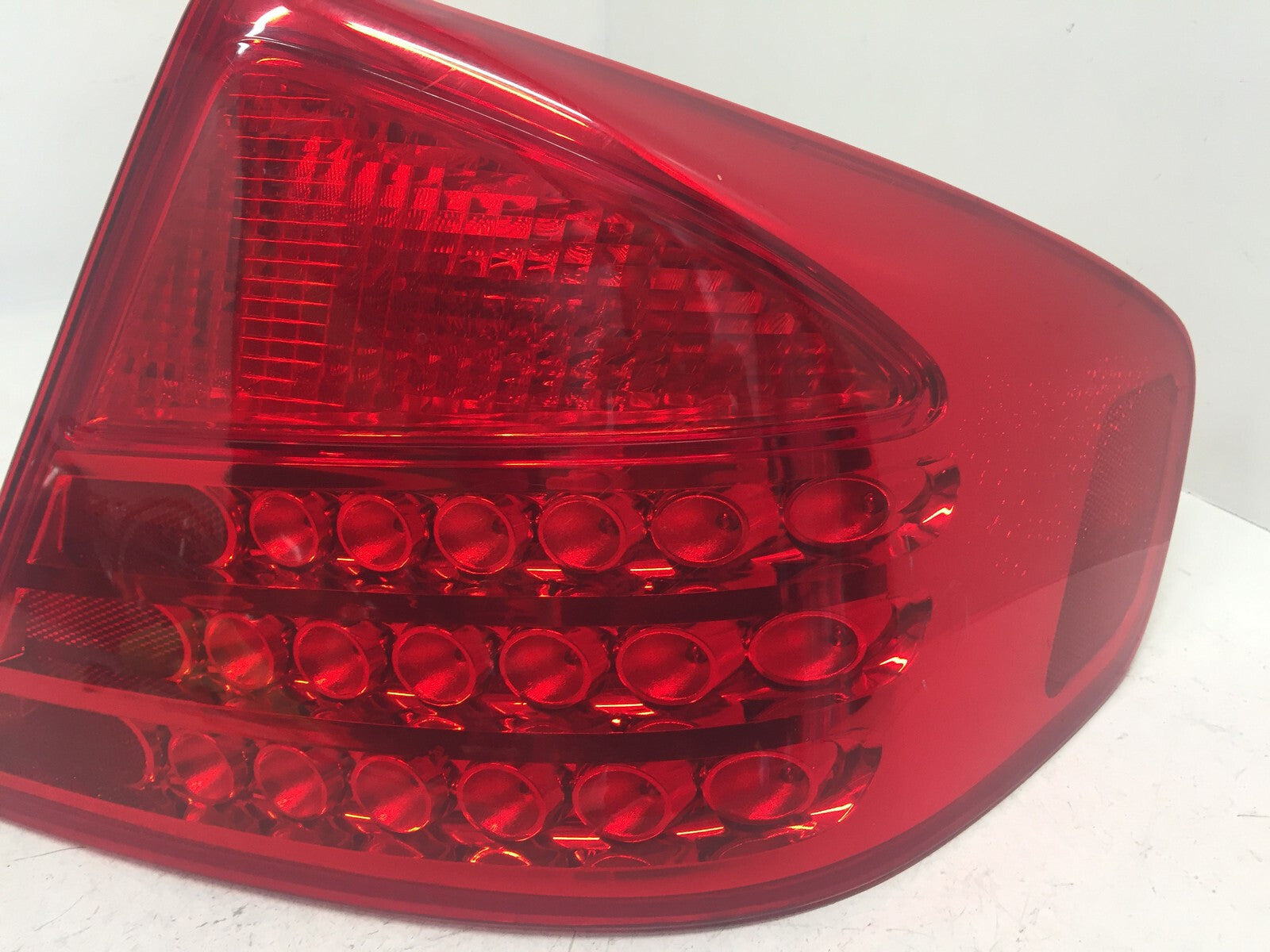 Taillight Damaged RH Right Passenger Infiniti G35 2003 2004 220-63622 OEM