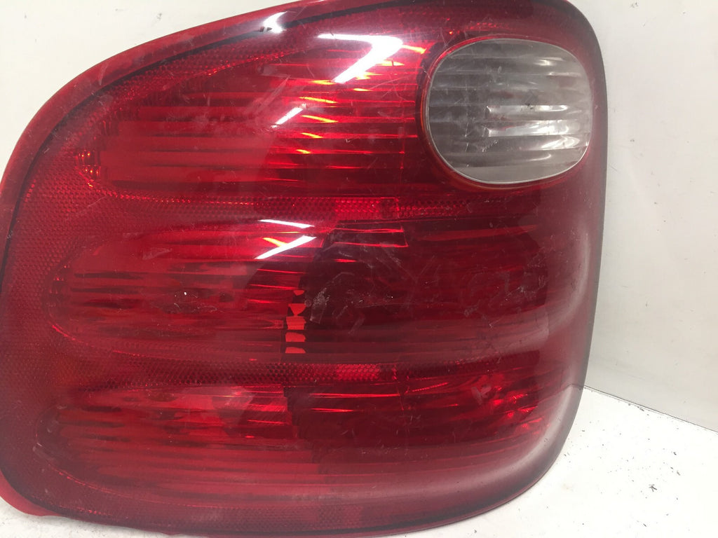 Taillight Damaged Tail Lamp Driver Rear Left LH Ford Pickup Truck F150 00-04 OEM