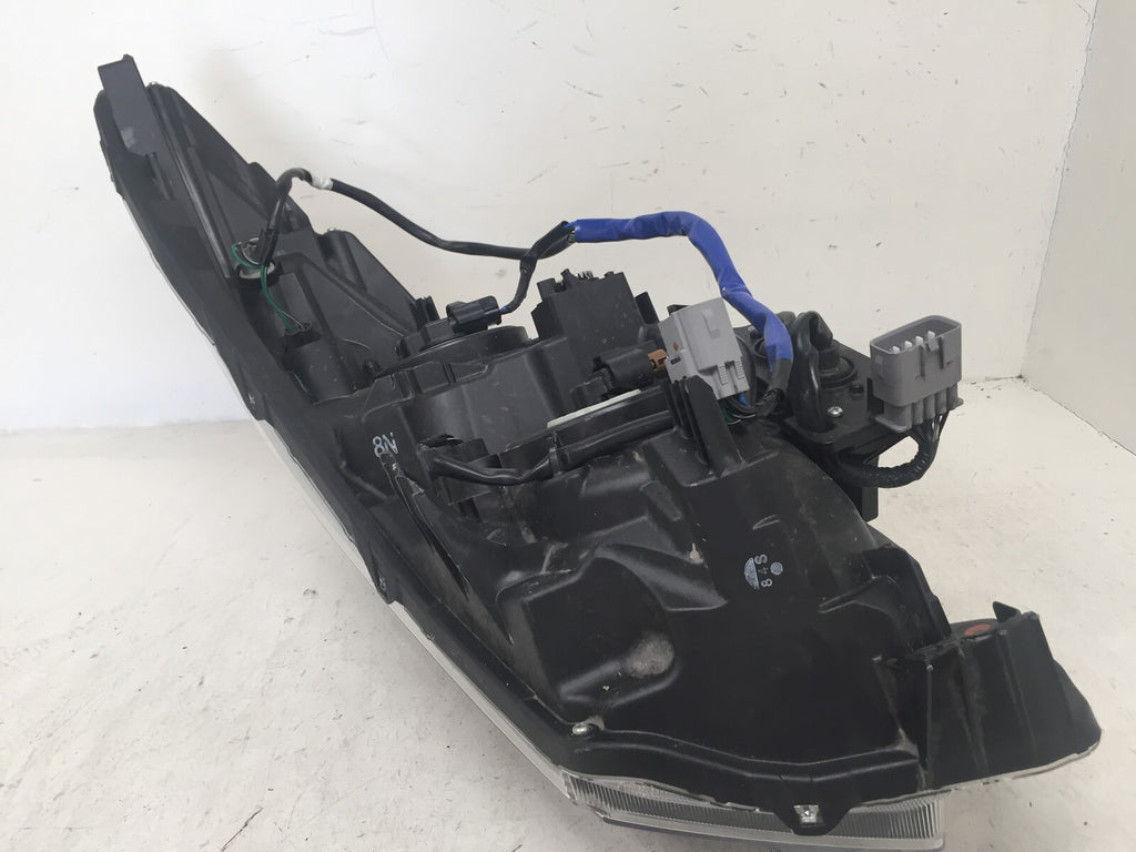 Headlight Damaged Halogen Lamp Right Passenger Subaru Forester 2017-2018 OEM