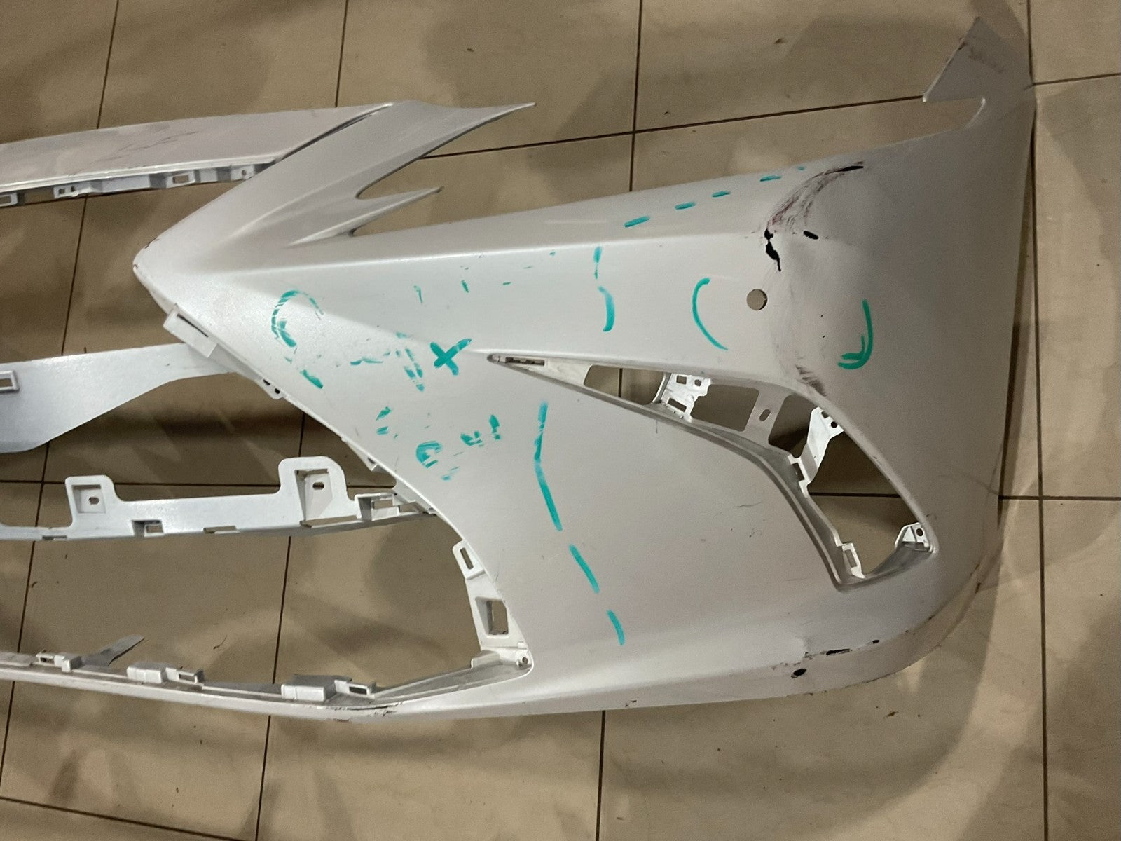 Front Bumper Cover White Lexus ES350 Base 2019 CAPA