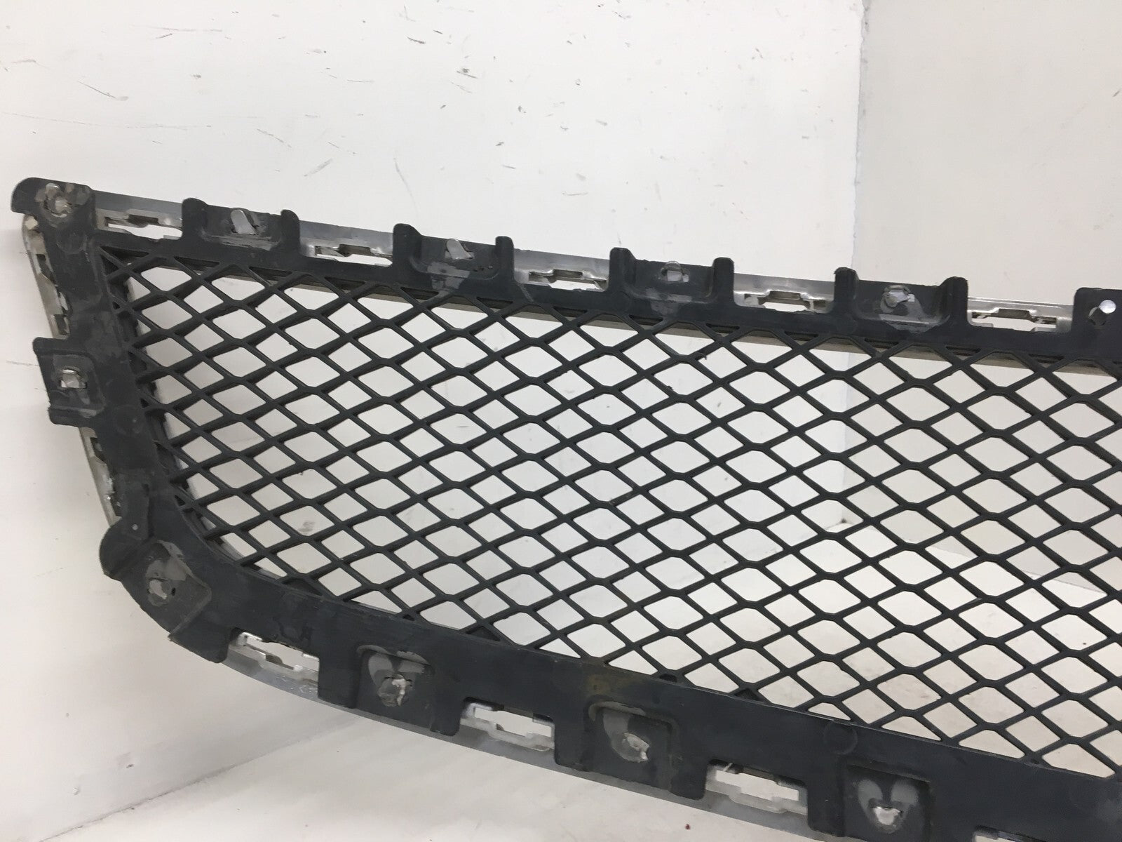 Grille Grill Chevrolet Traverse 2009-2012 20756061 OEM