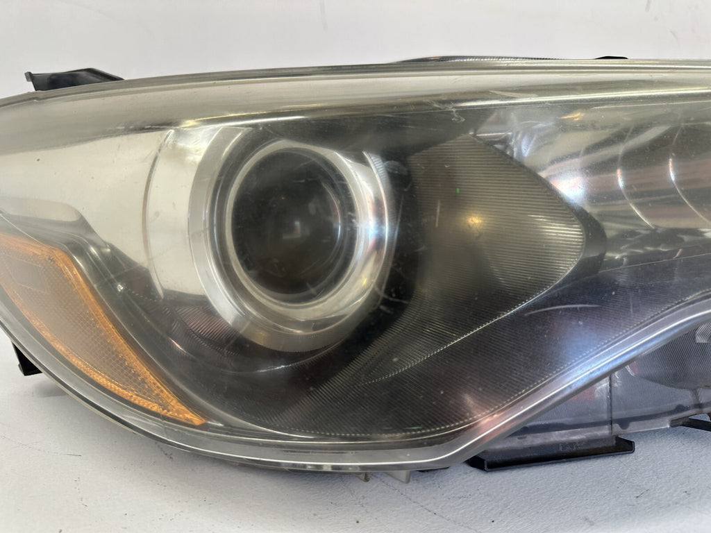 Headlight Damaged Right Passenger RH 2015 2016 2017 Toyota Camry 8111006C80 OEM