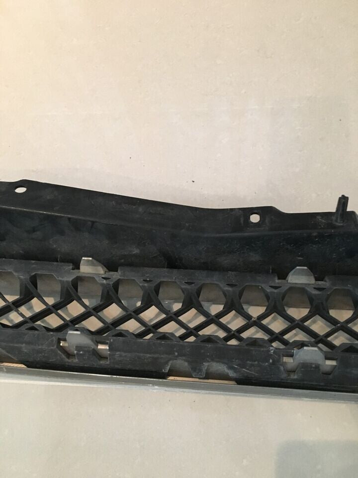 Grill Grille Chevrolet Suburban Tahoe Avalanche 2008-2014 15835087 Original3