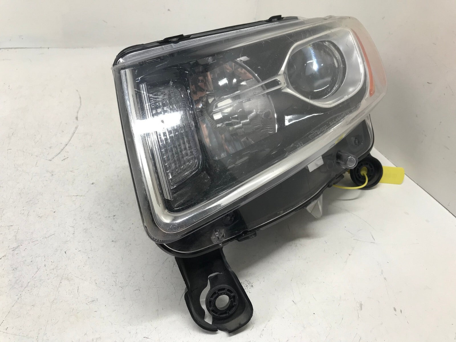 Headlight Damaged Left LH Driver Jeep Grand Cherokee 2014 2015 2016 CAPA