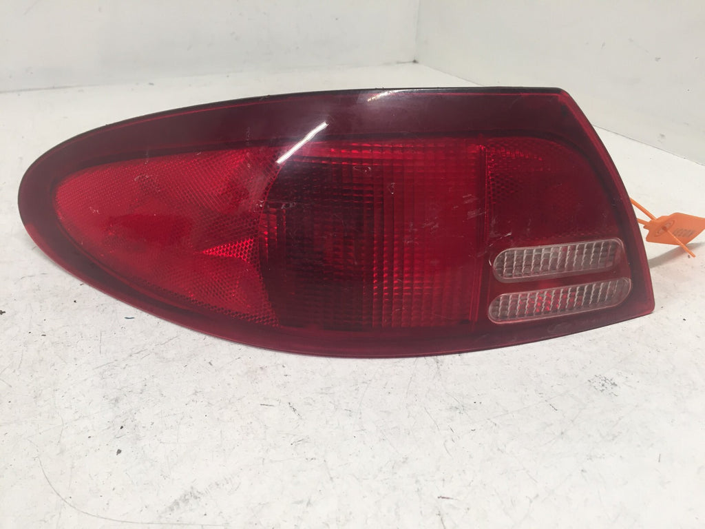 Tail light Damaged Left Driver LH Ford Escort 1998-2002 F8CB-13B505-CA OEM