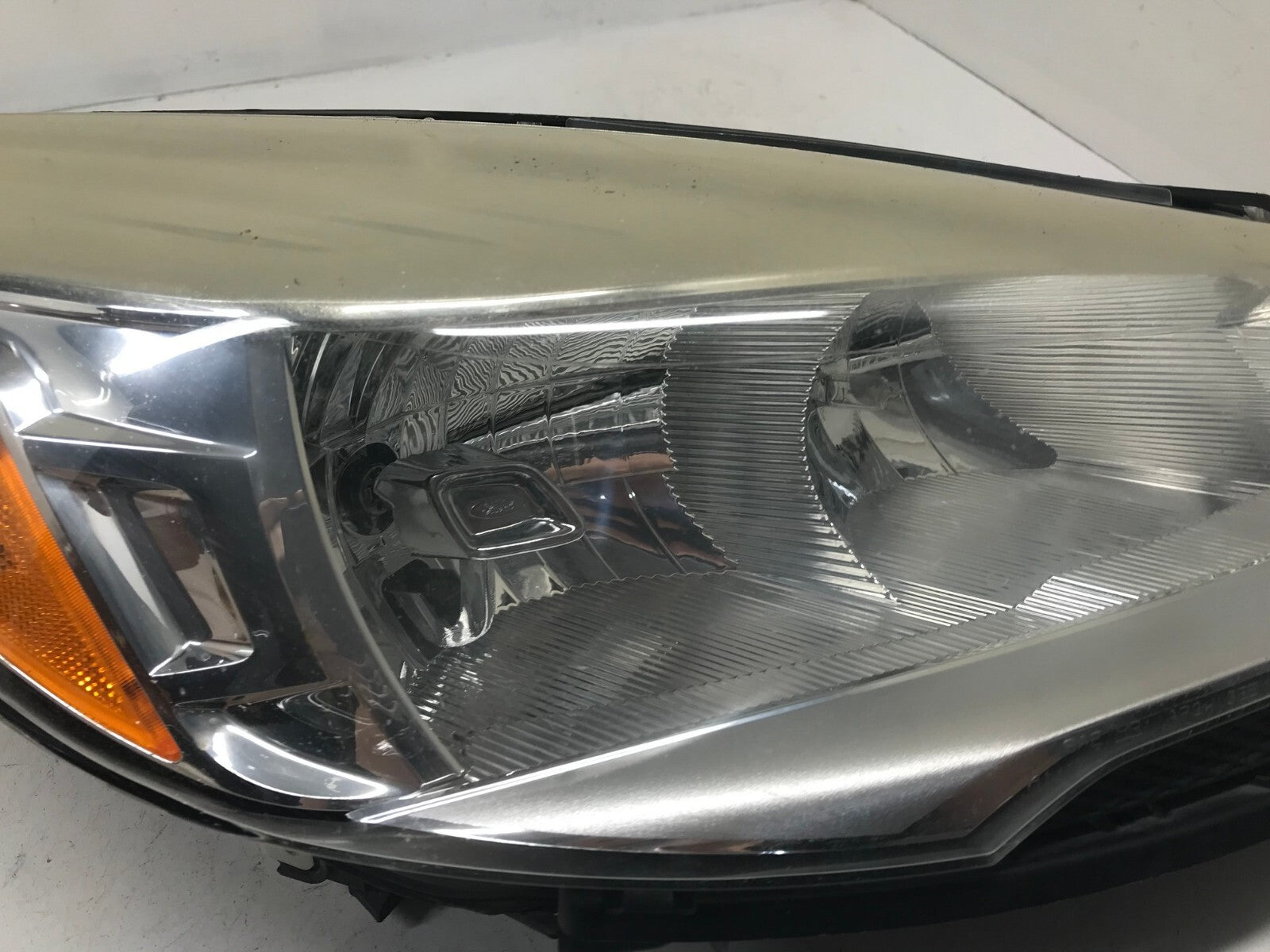 Headlight Damaged Right passenger RH Ford Escape 2013-2016 44ZH-2090-A OEM