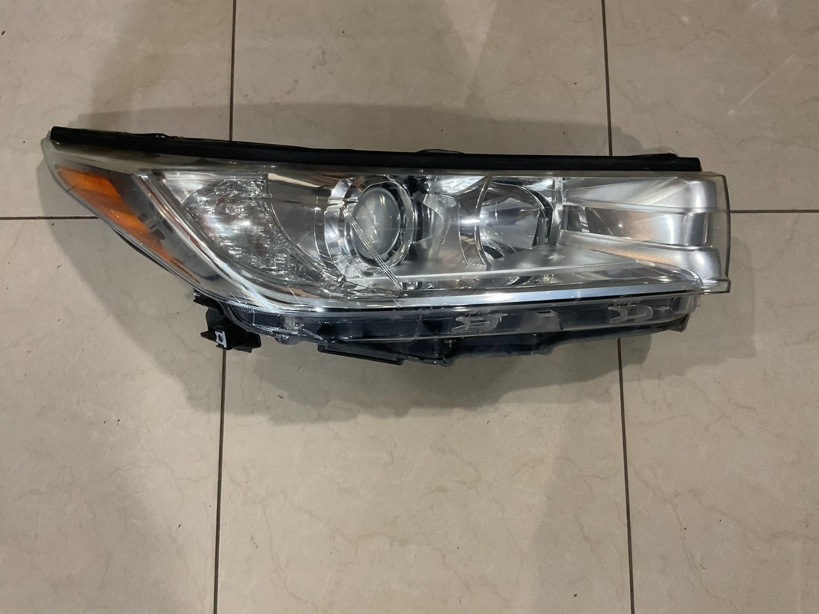 Headlight Right RH Passenger 2015 2016 2017 Toyota Highlander CAPA